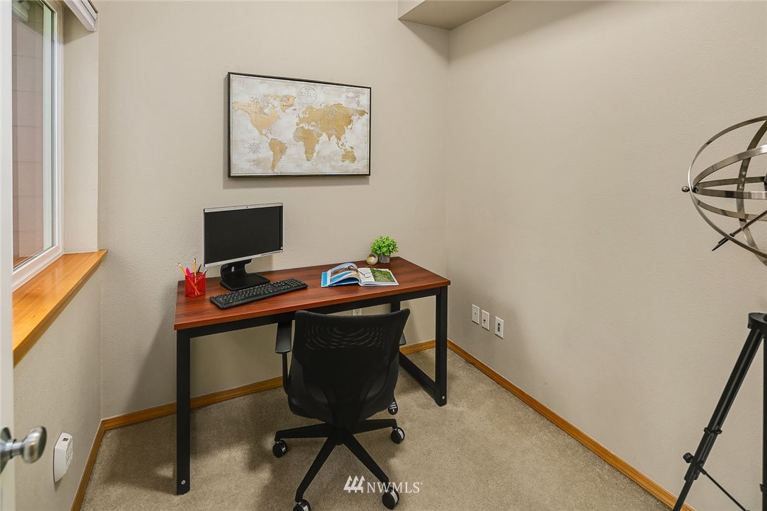 17138 114th Lane Southeast Renton, WA 98055 - Photo 13 of 19 Gallery Image 13