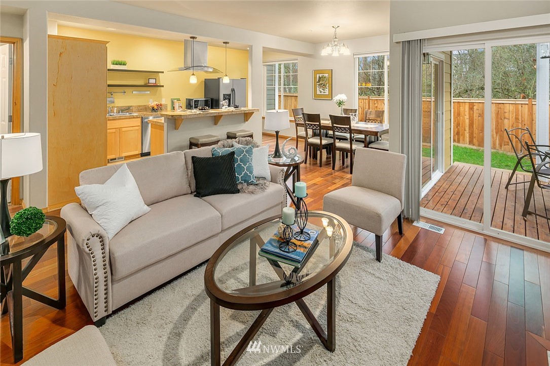 17138 114th Lane Southeast Renton, WA 98055 - Photo 4 of 19 Gallery Image 4
