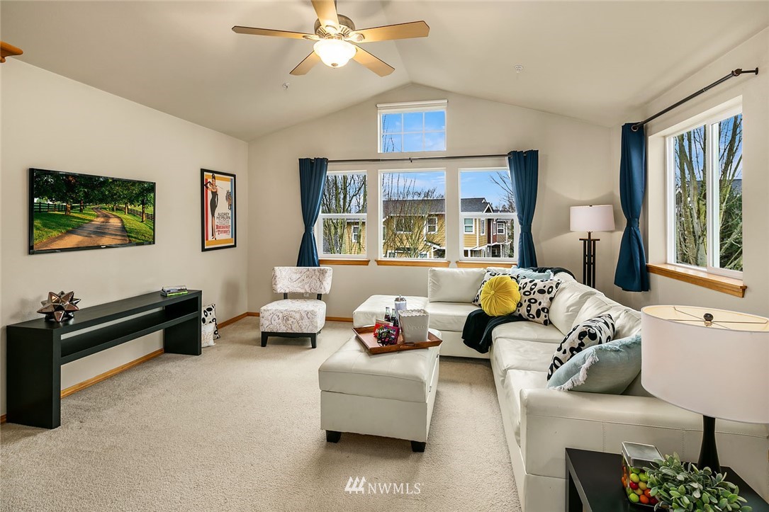 17138 114th Lane Southeast Renton, WA 98055 - Photo 7 of 19 Gallery Image 7