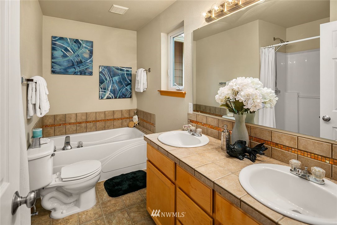 17138 114th Lane Southeast Renton, WA 98055 - Photo 9 of 19 Gallery Image 9
