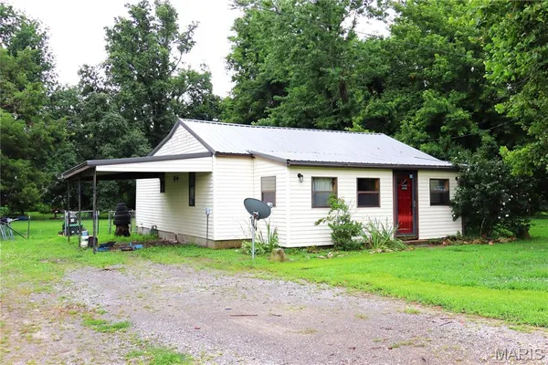 $59,900 | 16638 Delmo Street, Essex, MO 63846