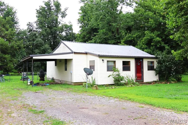 $65,000 | 16638 Delmo Street, Essex, MO 63846