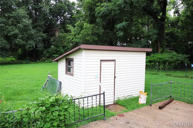 $65,000 | 16638 Delmo Street, Essex, MO 63846