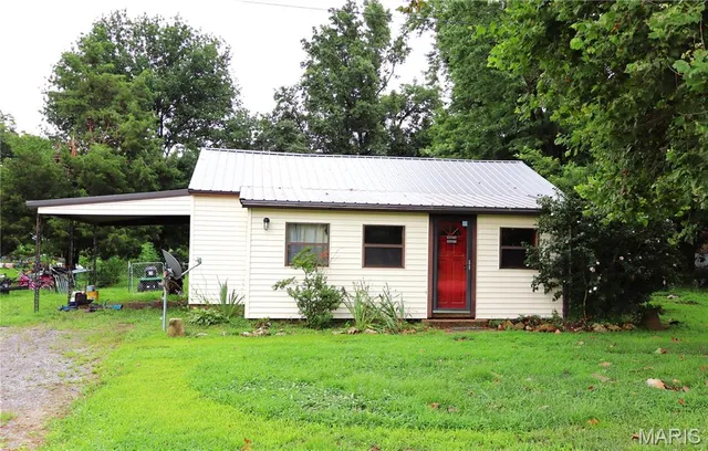 $65,000 | 16638 Delmo Street, Essex, MO 63846