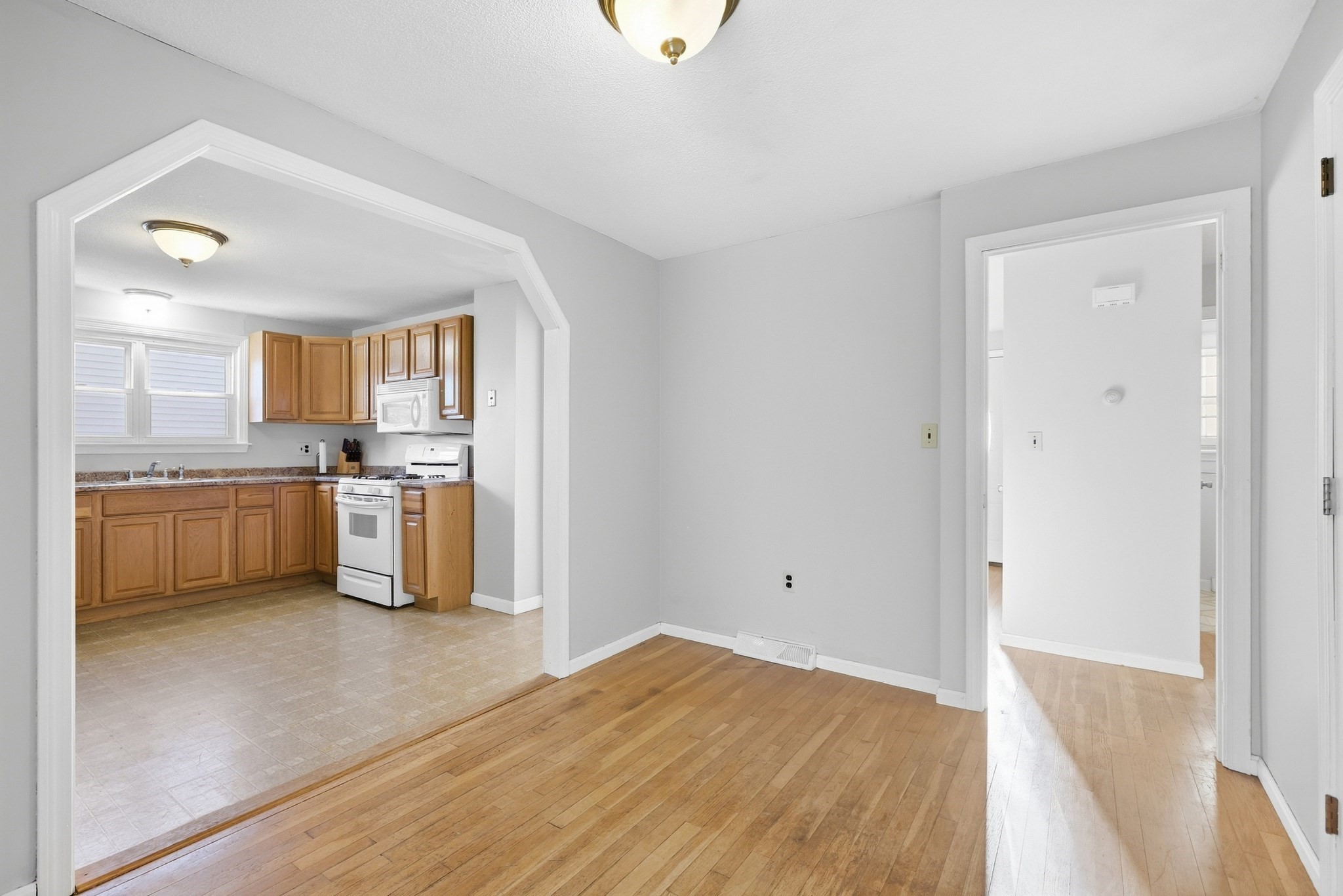 444 Butman Road Lowell, MA 01852 - Photo 9 of 29 Gallery Image 9