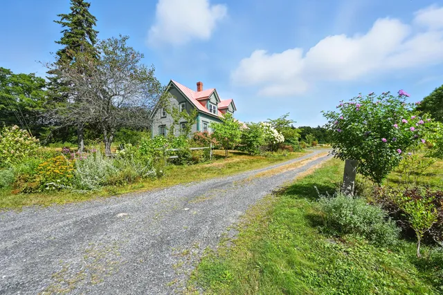 $280,000 | 125 North Pond Road, Rome, ME 04963