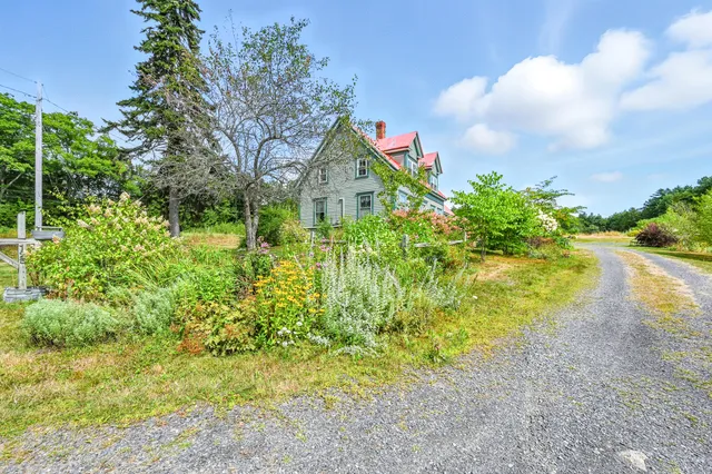 $280,000 | 125 North Pond Road, Rome, ME 04963