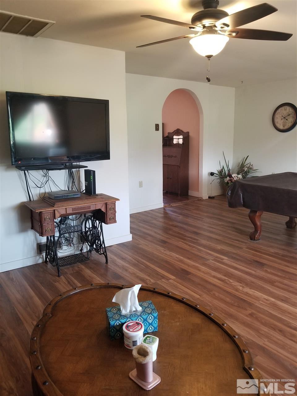 2555 Soda Lake Road Fallon, NV 89406 - Photo 15 of 40 a living room with furniture and a flat screen tv