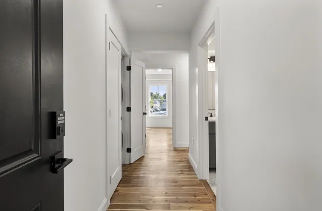 $2,200 | 8 Enon Street, Unit 203, Beverly, MA 01915