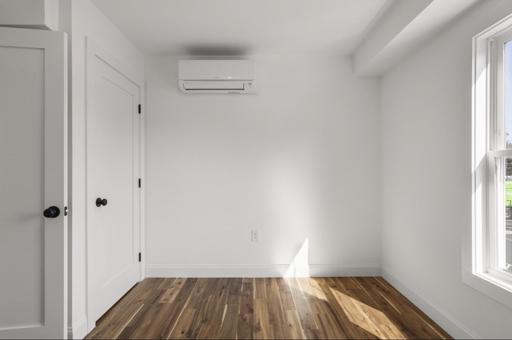 8 Enon Street, Unit 203 Beverly, MA 01915 - Photo 5 of 8