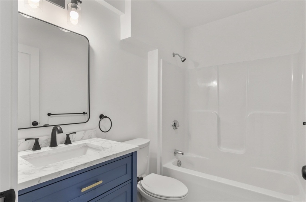 8 Enon Street, Unit 203 Beverly, MA 01915 - Photo 8 of 8