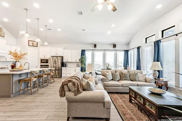 $526,900 | 1820 Durham, Bulverde, TX 78163