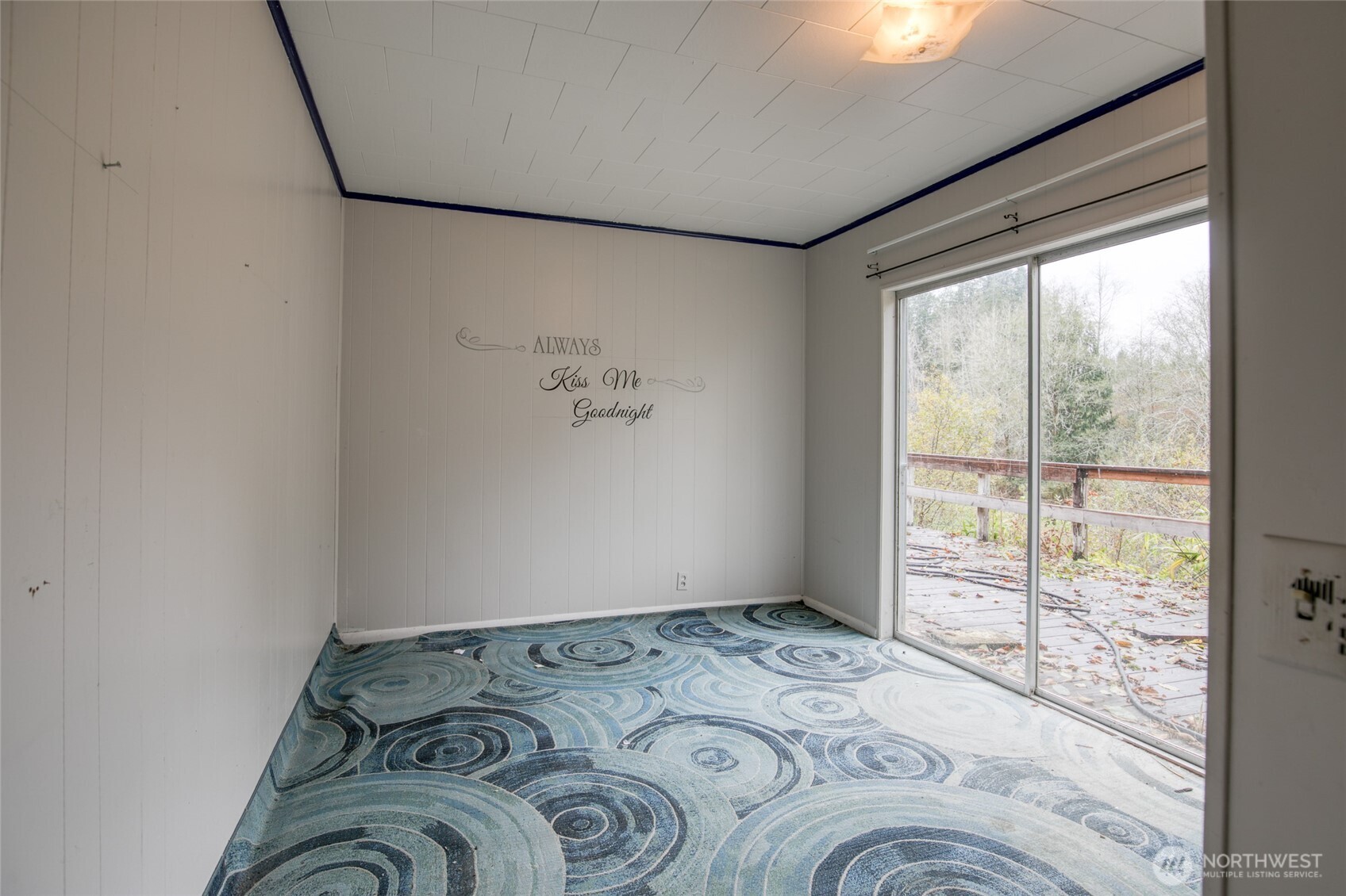 763 Geissler Road Montesano, WA 98563 - Photo 29 of 31 a bedroom with a bed and a window