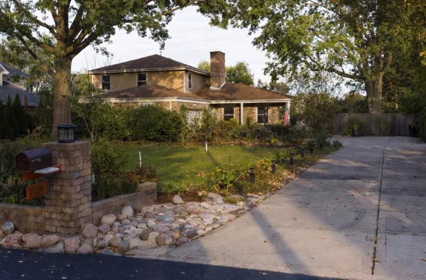 $699,900 | 9761 Elm Terrace, Des Plaines, IL 60016