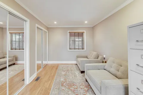 $669,900 | 9761 Elm Terrace, Des Plaines, IL 60016