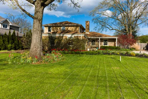 a front view of house with yard
