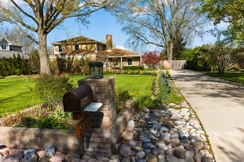 $649,900 | 9761 Elm Terrace, Des Plaines, IL 60016