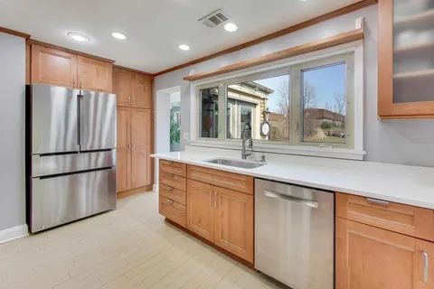 $669,900 | 9761 Elm Terrace, Des Plaines, IL 60016
