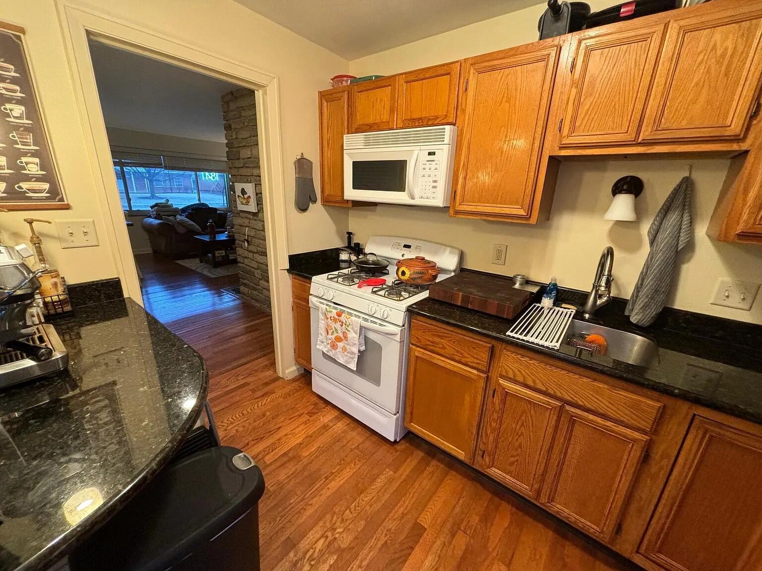 1841 Ridgecliff Road Columbus, OH 43221 - Photo 15 of 39 Kitchen