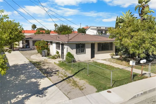 $3,300 | 207 Flora Street, Santa Ana, CA 92707