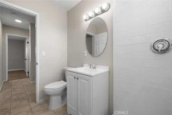 $3,300 | 207 Flora Street, Santa Ana, CA 92707