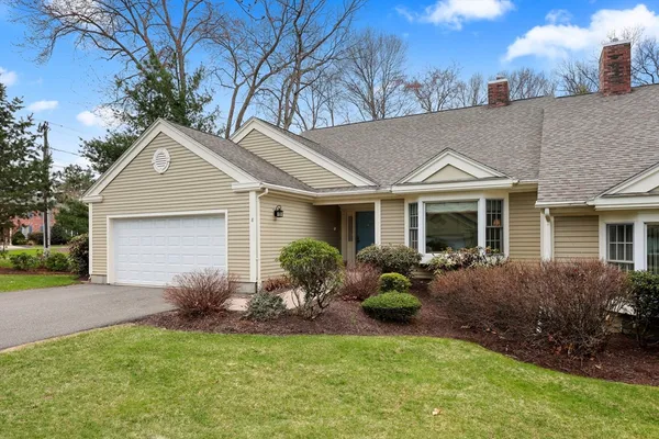 $419,900 | 8 Burns Meadow, Unit 8, Longmeadow, MA 01106