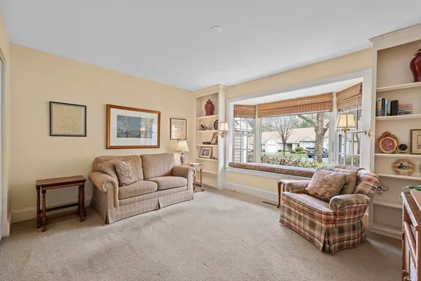 $419,900 | 8 Burns Meadow, Unit 8, Longmeadow, MA 01106