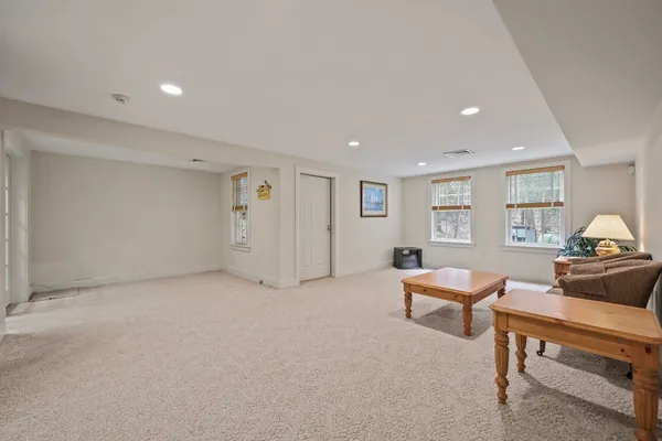 $419,900 | 8 Burns Meadow, Unit 8, Longmeadow, MA 01106