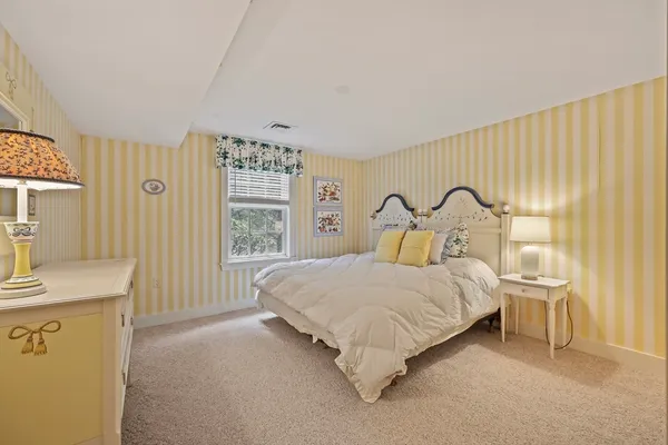 $419,900 | 8 Burns Meadow, Unit 8, Longmeadow, MA 01106