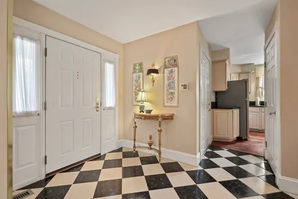 $419,900 | 8 Burns Meadow, Unit 8, Longmeadow, MA 01106