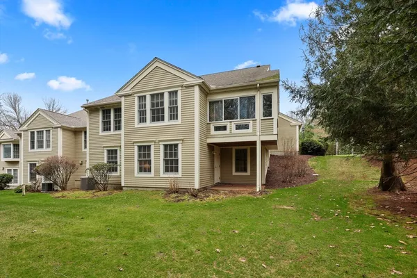 $419,900 | 8 Burns Meadow, Unit 8, Longmeadow, MA 01106