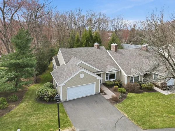 $419,900 | 8 Burns Meadow, Unit 8, Longmeadow, MA 01106