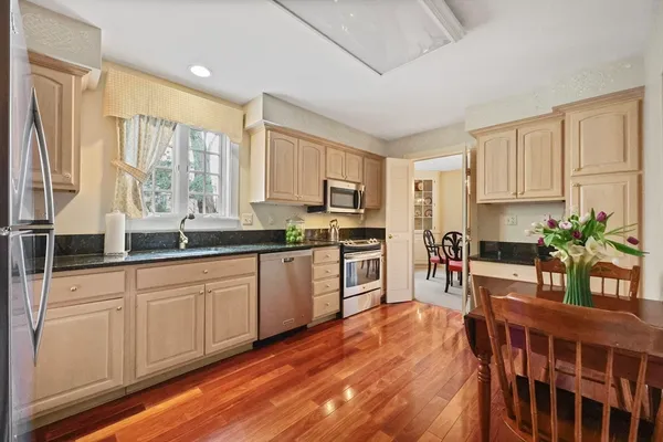 $419,900 | 8 Burns Meadow, Unit 8, Longmeadow, MA 01106