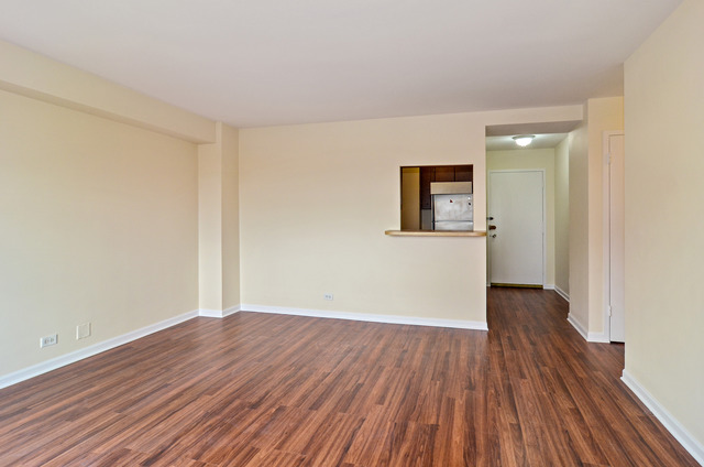2909 North Sheridan Road, Unit 1212 Chicago, IL 60657 - Photo 3 of 10