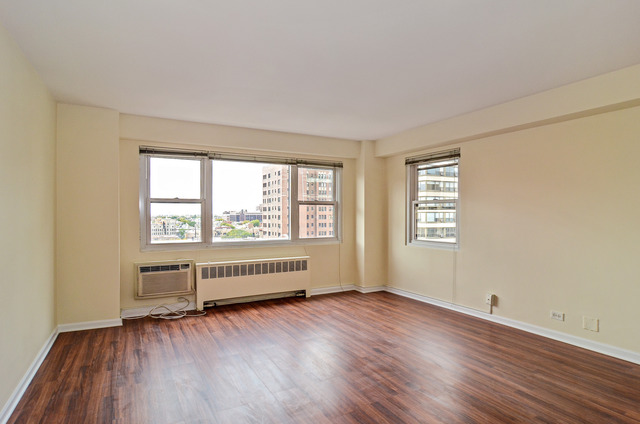 2909 North Sheridan Road, Unit 1212 Chicago, IL 60657 - Photo 4 of 10