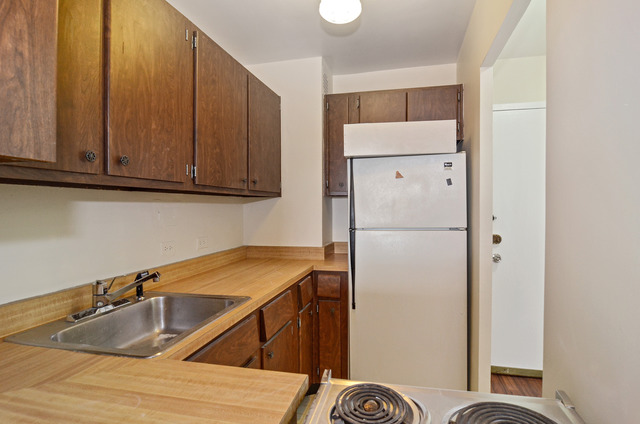 2909 North Sheridan Road, Unit 1212 Chicago, IL 60657 - Photo 5 of 10