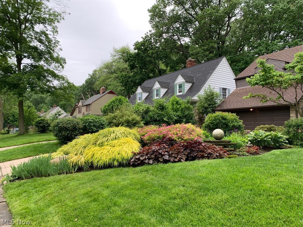 1510 Crest Road Cleveland Heights, OH 44121 - Photo 4 of 35