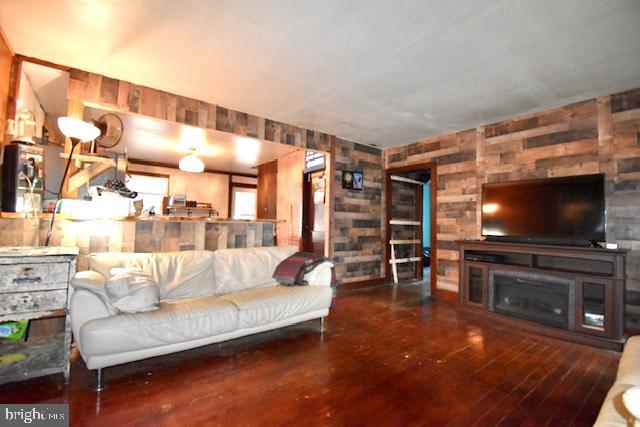 15 Main Street Cream Ridge, NJ 08514 - Photo 2 of 29