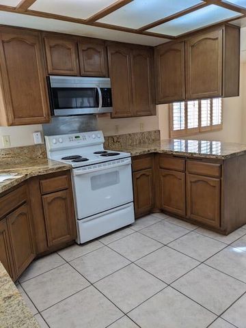 $2,500 | 77638 Calle Las Brisas North, Palm Desert, CA 92211