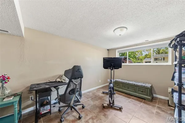 $285,000 | 11959 Brookmont Drive, Maryland Heights, MO 63043