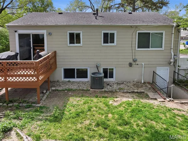 $285,000 | 11959 Brookmont Drive, Maryland Heights, MO 63043