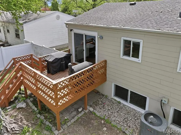 $285,000 | 11959 Brookmont Drive, Maryland Heights, MO 63043