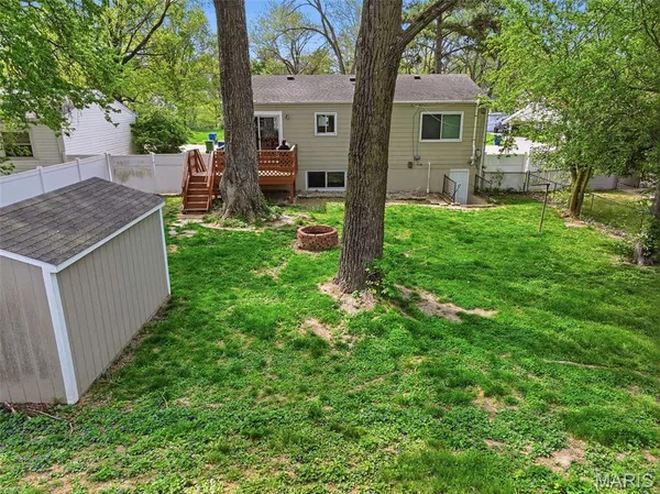 $285,000 | 11959 Brookmont Drive, Maryland Heights, MO 63043