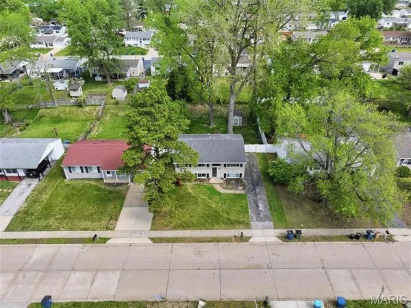 $285,000 | 11959 Brookmont Drive, Maryland Heights, MO 63043