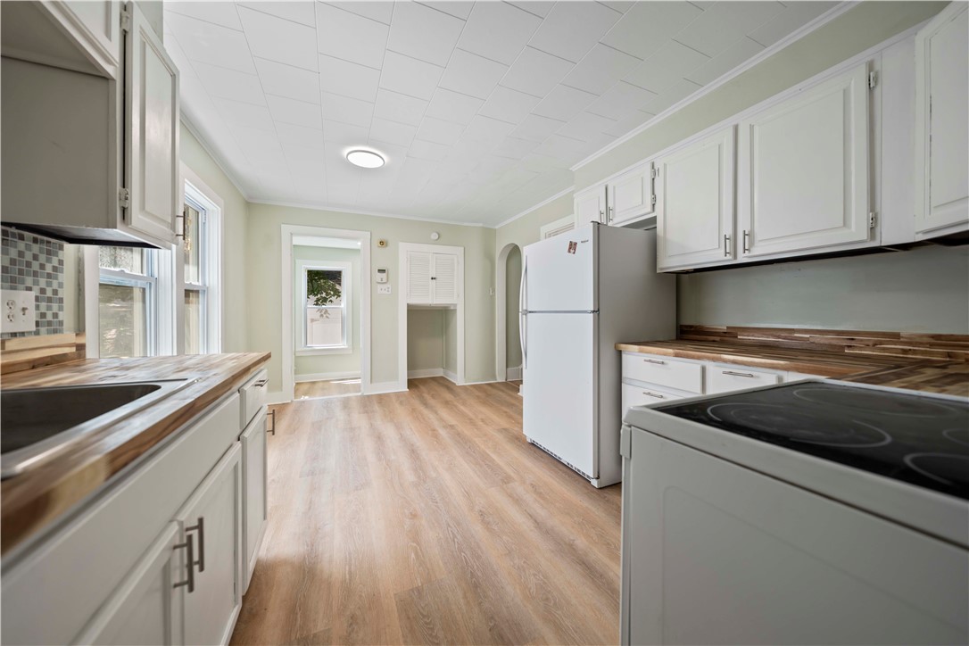 101 Ernst Street Rochester, NY 14621 - Photo 7 of 27 Kitchen