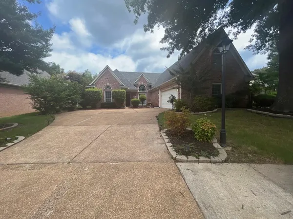 $2,500 | 1676 Von Hall Drive, Collierville, TN 38017