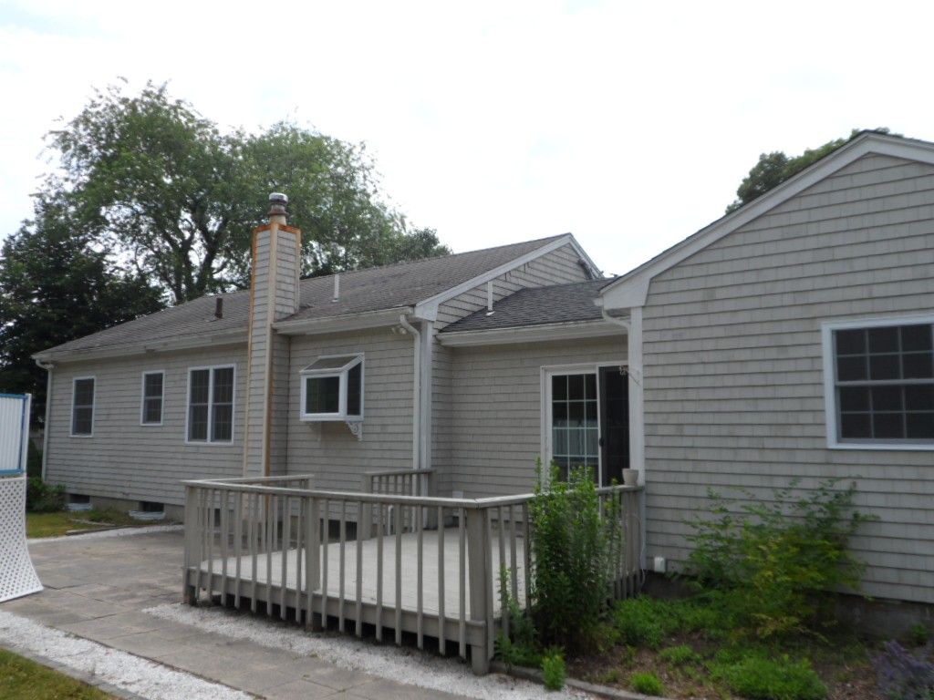 35 Fairhaven Road Mattapoisett, MA 02739 - Photo 4 of 22 Gallery Image 4