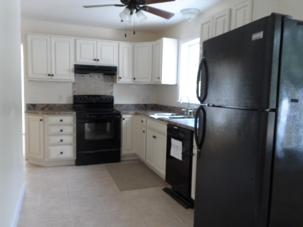 35 Fairhaven Road Mattapoisett, MA 02739 - Photo 8 of 22 Gallery Image 8