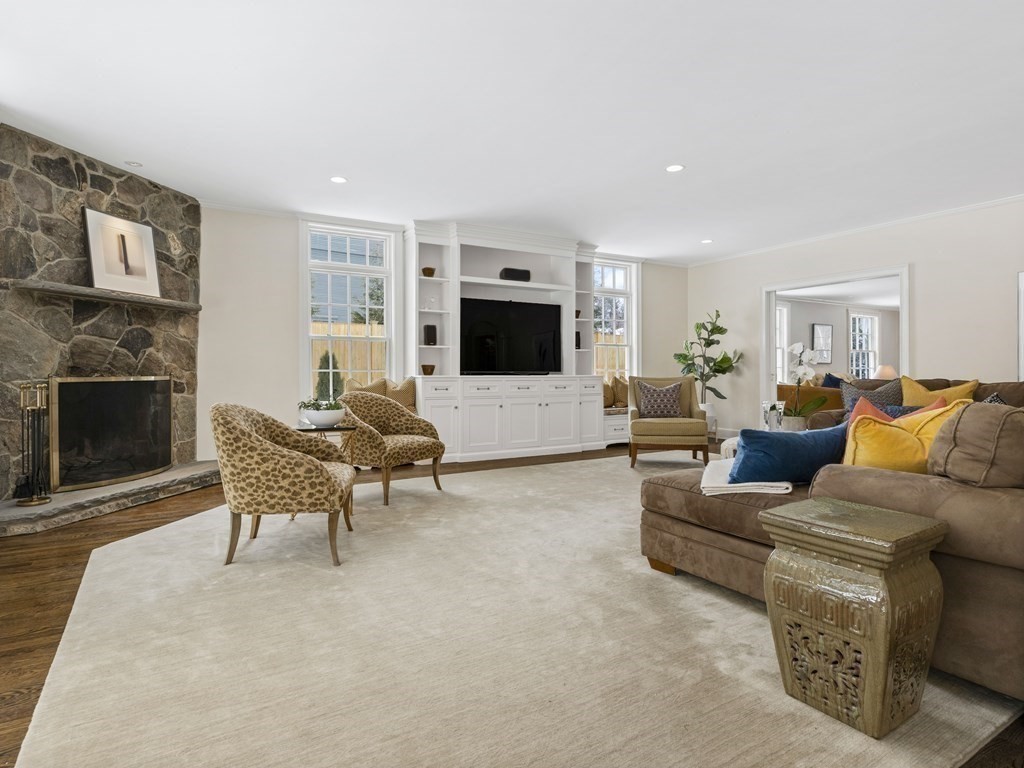 15 Longmeadow Road Wellesley, MA 02482 - Photo 11 of 33