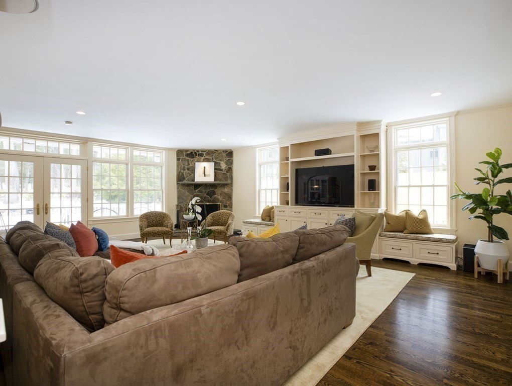 15 Longmeadow Road Wellesley, MA 02482 - Photo 13 of 33